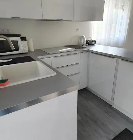 Erdoszeli Apartman Aparthotel *